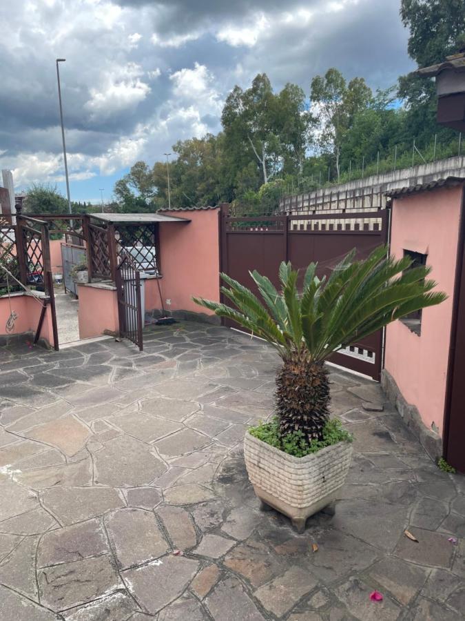 Comodo Loft Vicino La Metro Battistini Con Garage Рим Екстер'єр фото